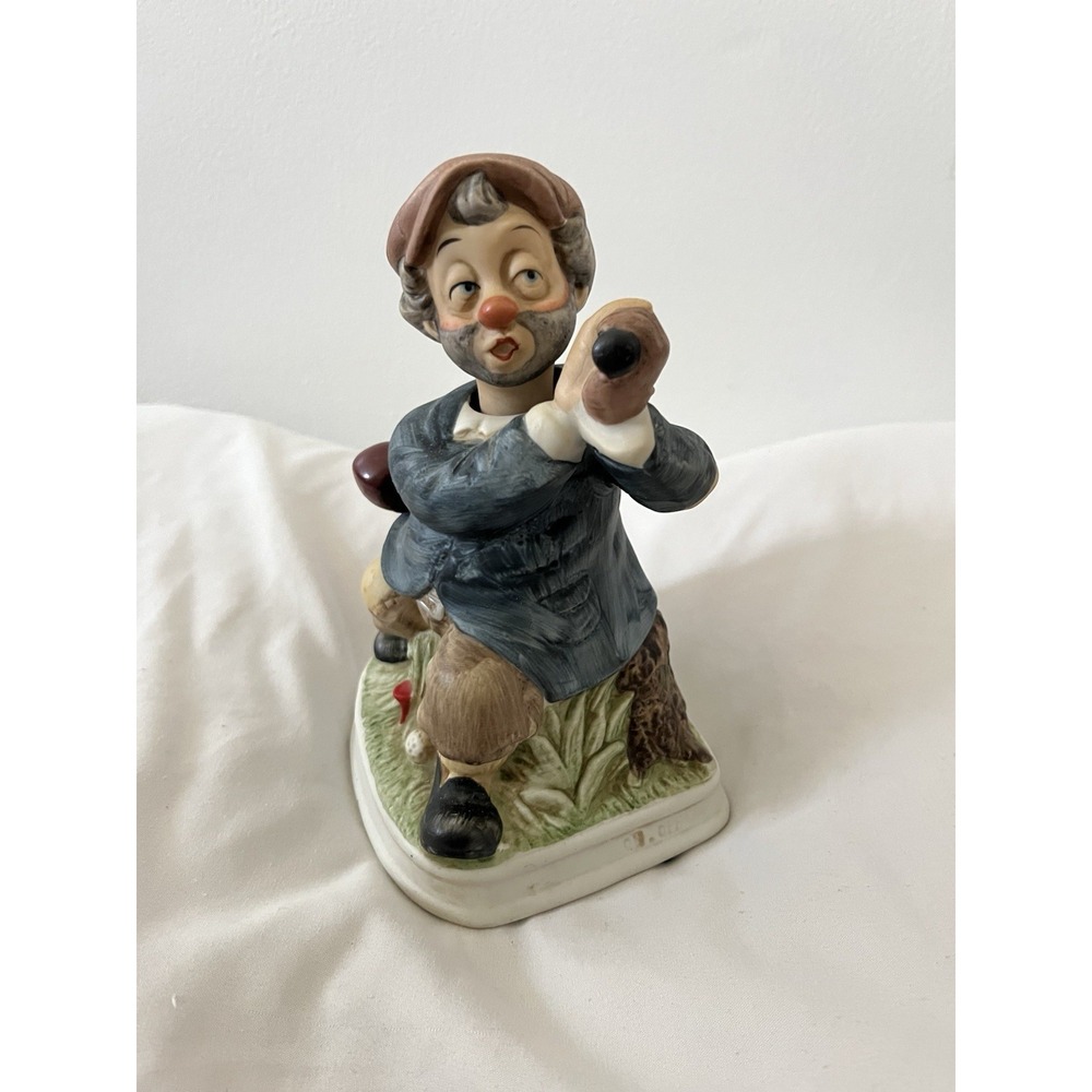 Waco Golfer Man with Moving Head Music Box Plays IT'S IMPOSIBLE Figurine